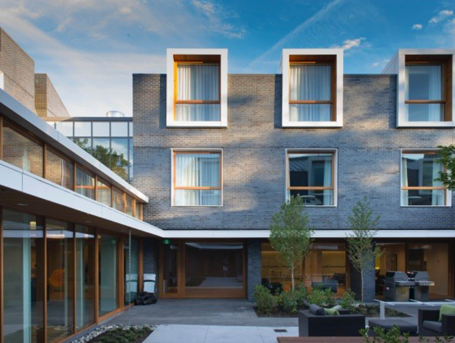 https://ronaldmcdonaldhousebcy.ca/wp-content/uploads/2020/06/RMH-BC-Interior-Courtyard-Info-Block-840x634-2.jpg